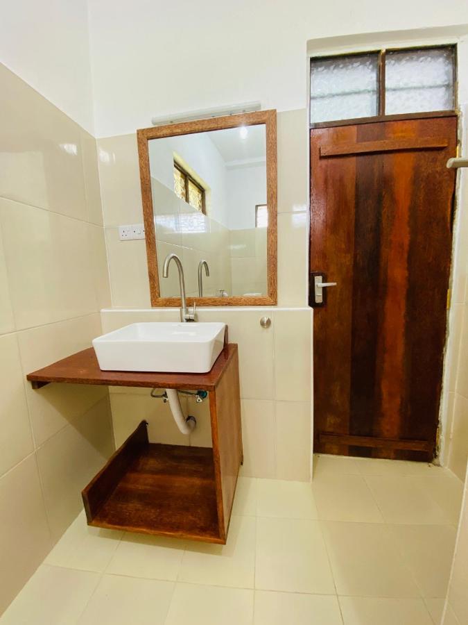 Bed and Breakfast Habibis Bottle House Nungwi Exterior foto