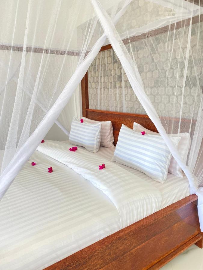 Bed and Breakfast Habibis Bottle House Nungwi Exterior foto