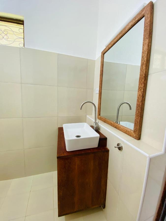 Bed and Breakfast Habibis Bottle House Nungwi Exterior foto