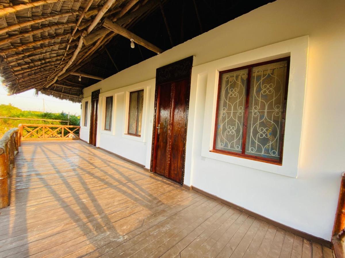 Bed and Breakfast Habibis Bottle House Nungwi Exterior foto