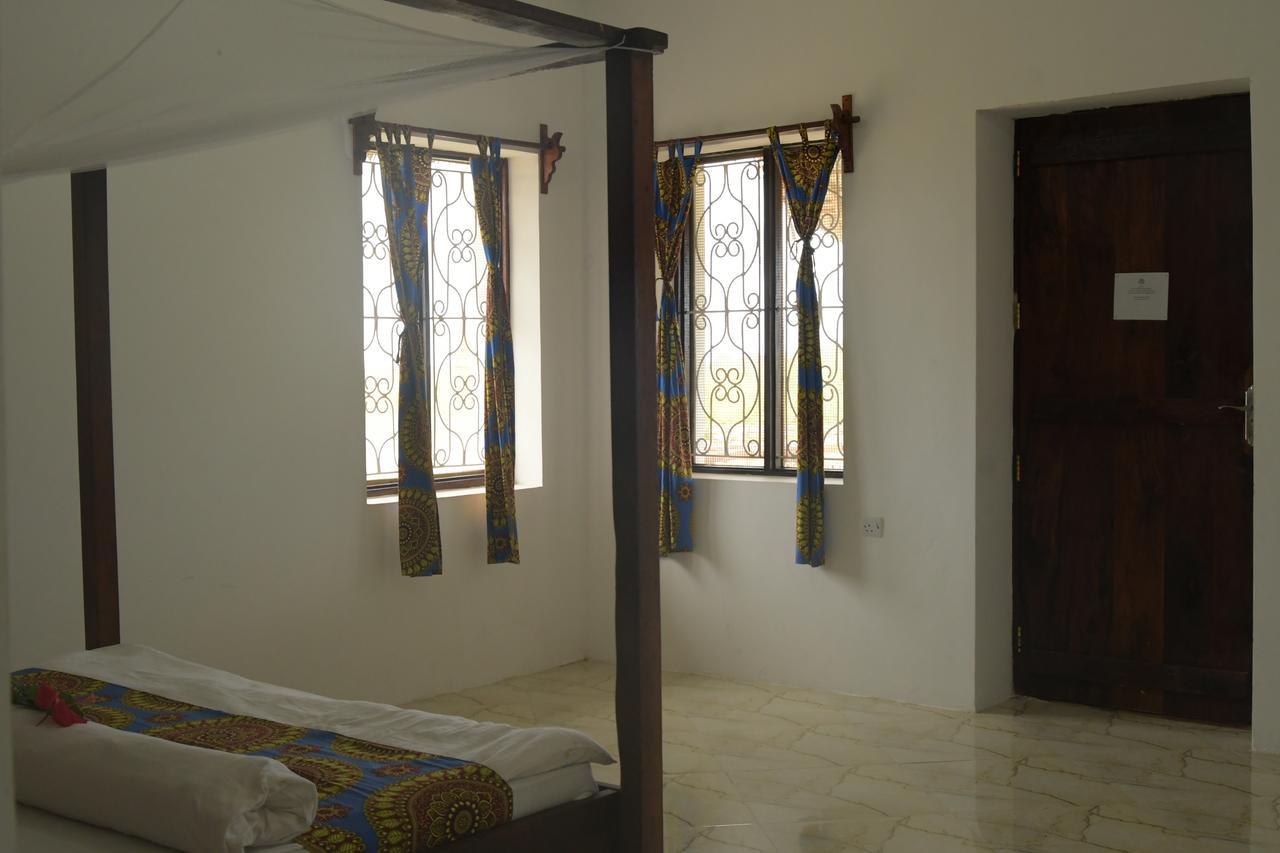 Bed and Breakfast Habibis Bottle House Nungwi Exterior foto